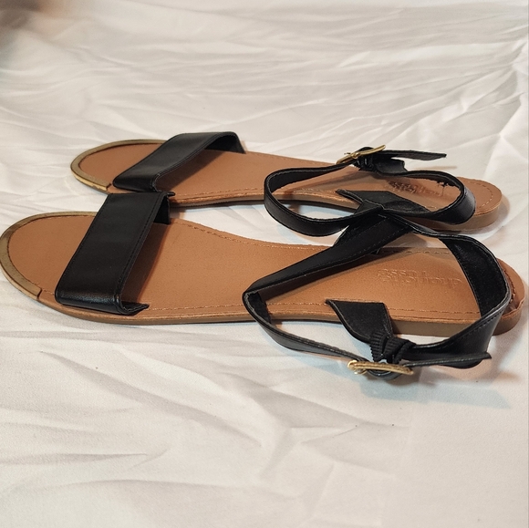 Charlotte Russe Black And Gold Sandals 9 - Picture 1 of 4